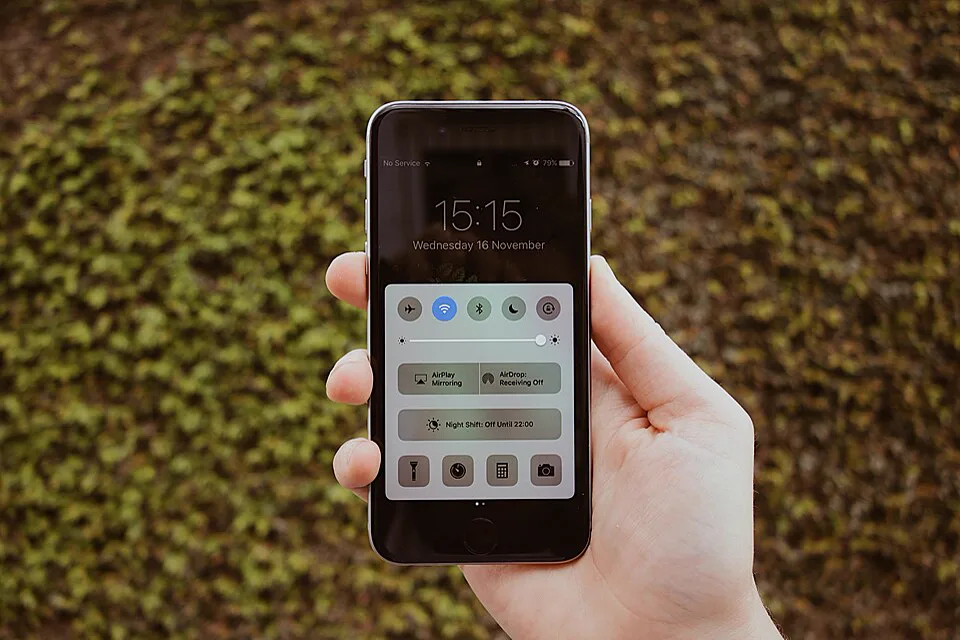 Person holding a smartphone