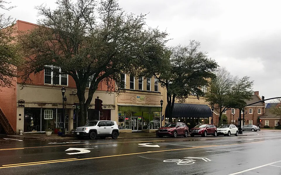 Uptown Shelby streetscape along West Warren Street
